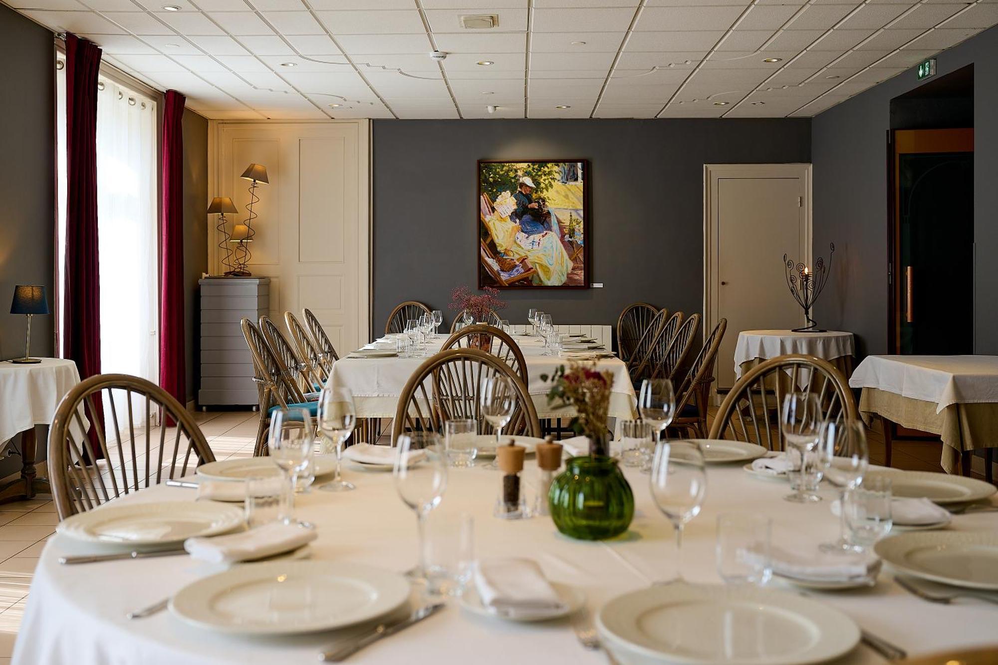Logis L'Ermitage Hotel & Restaurant Saulges 외부 사진