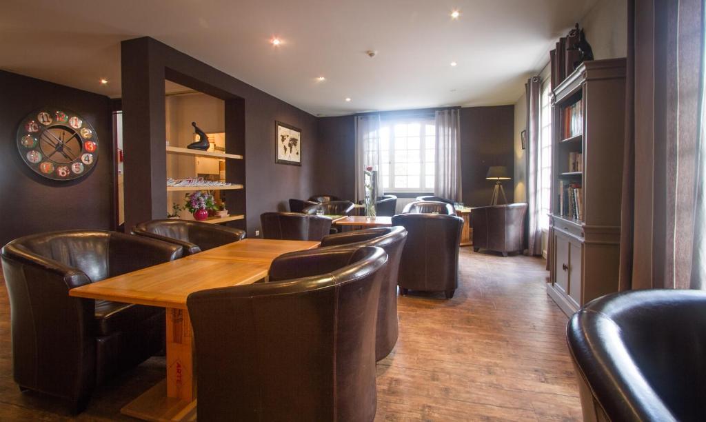 Logis L'Ermitage Hotel & Restaurant Saulges 외부 사진