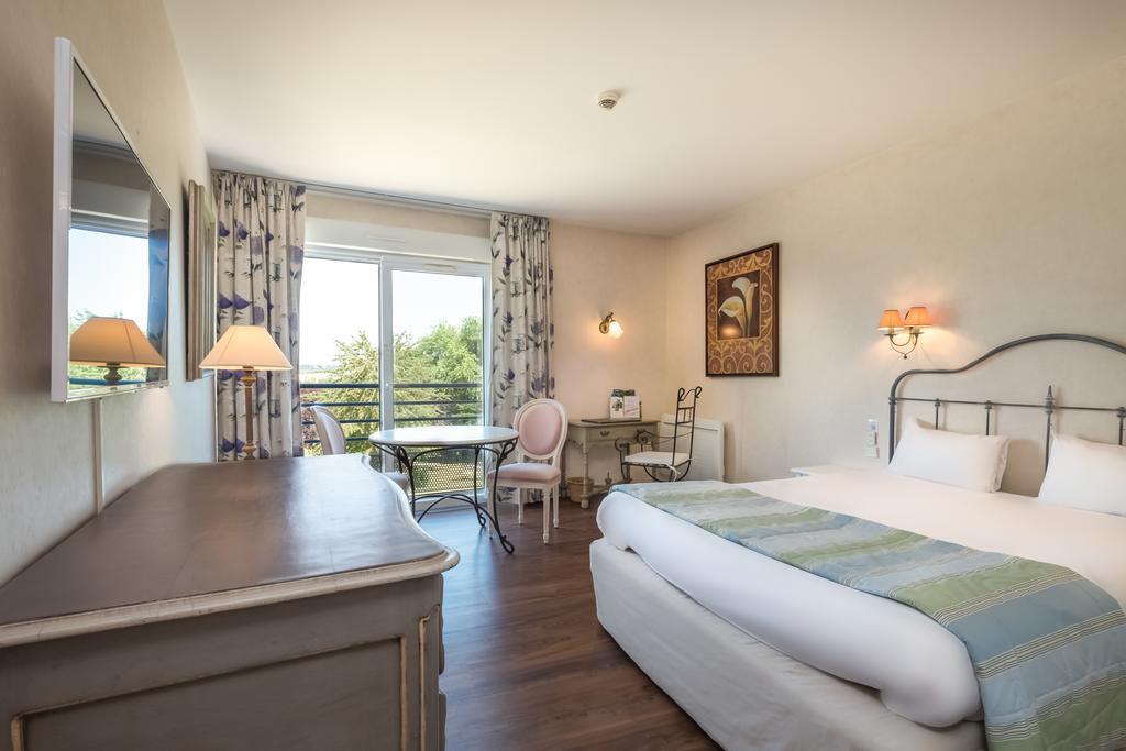 Logis L'Ermitage Hotel & Restaurant Saulges 외부 사진