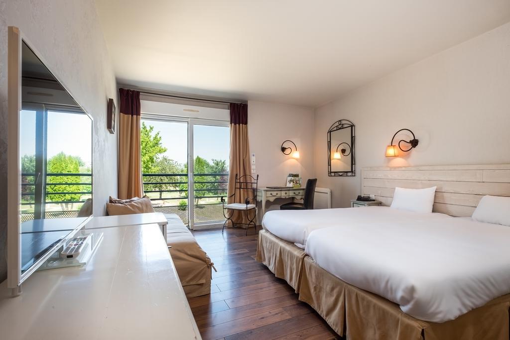 Logis L'Ermitage Hotel & Restaurant Saulges 외부 사진