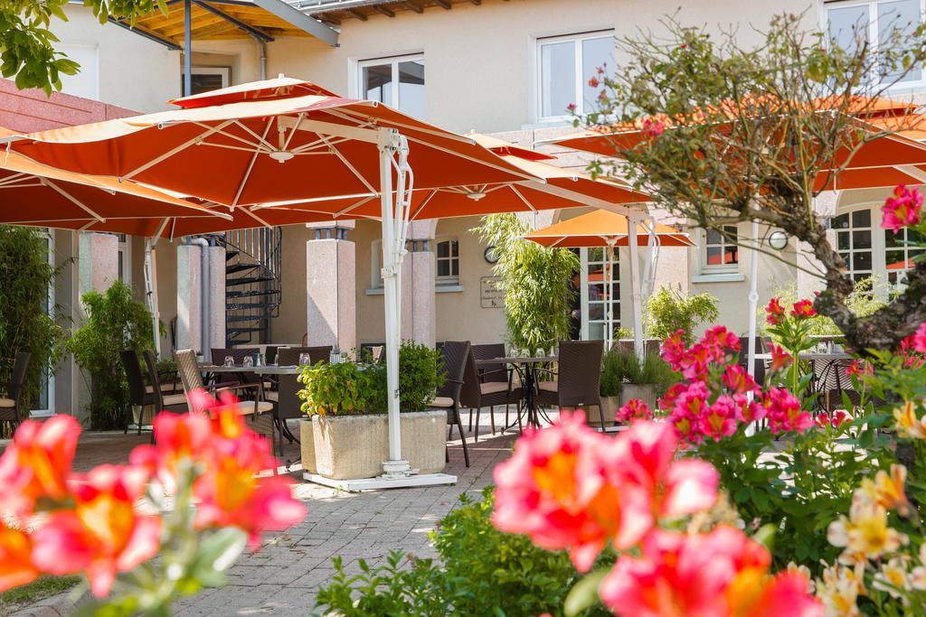 Logis L'Ermitage Hotel & Restaurant Saulges 외부 사진