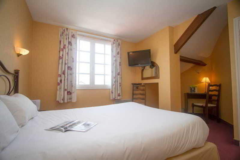 Logis L'Ermitage Hotel & Restaurant Saulges 외부 사진
