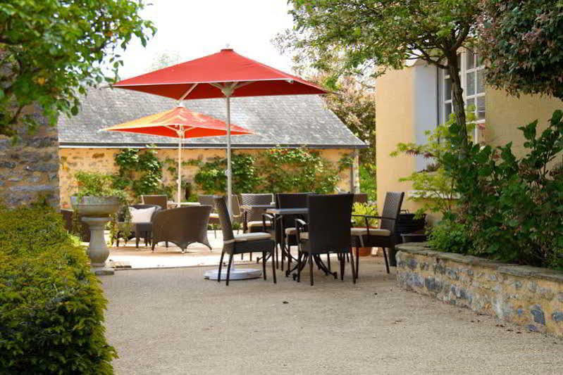 Logis L'Ermitage Hotel & Restaurant Saulges 외부 사진